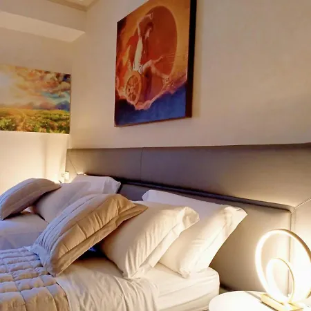 Bra Luxury 招待所 3*